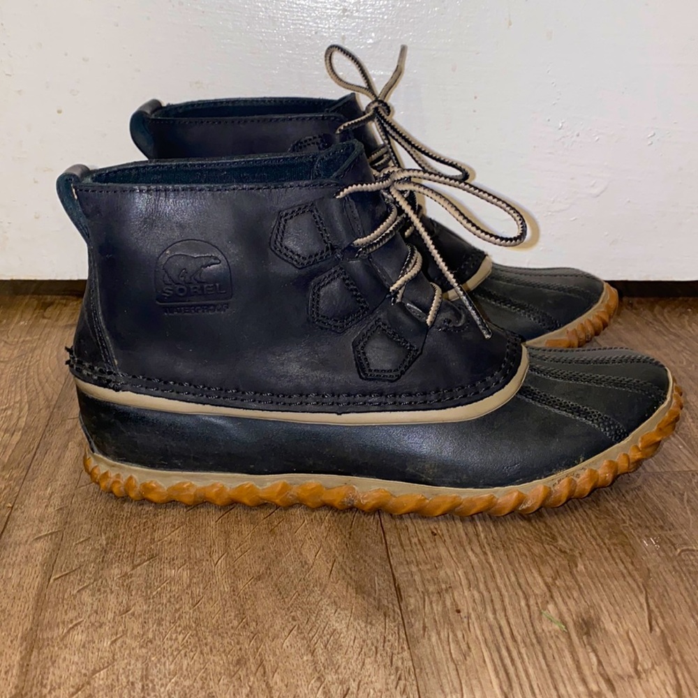 Sorel out and about boots. Size 7.5.